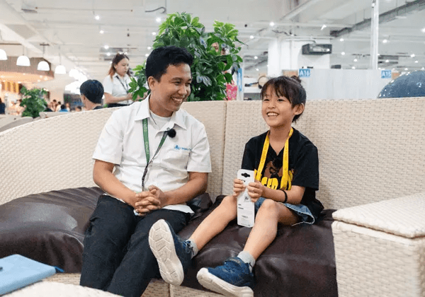 教師とレッスン以外でお話ししている様子