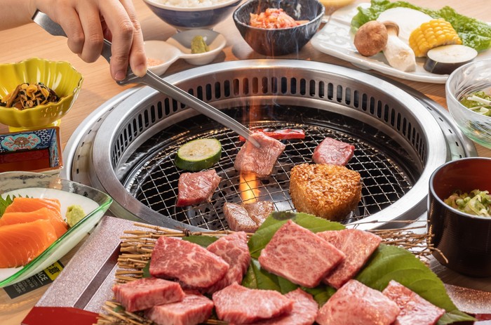 A5飛騨牛を焼肉形式で。(岐阜県 旅館岐山)